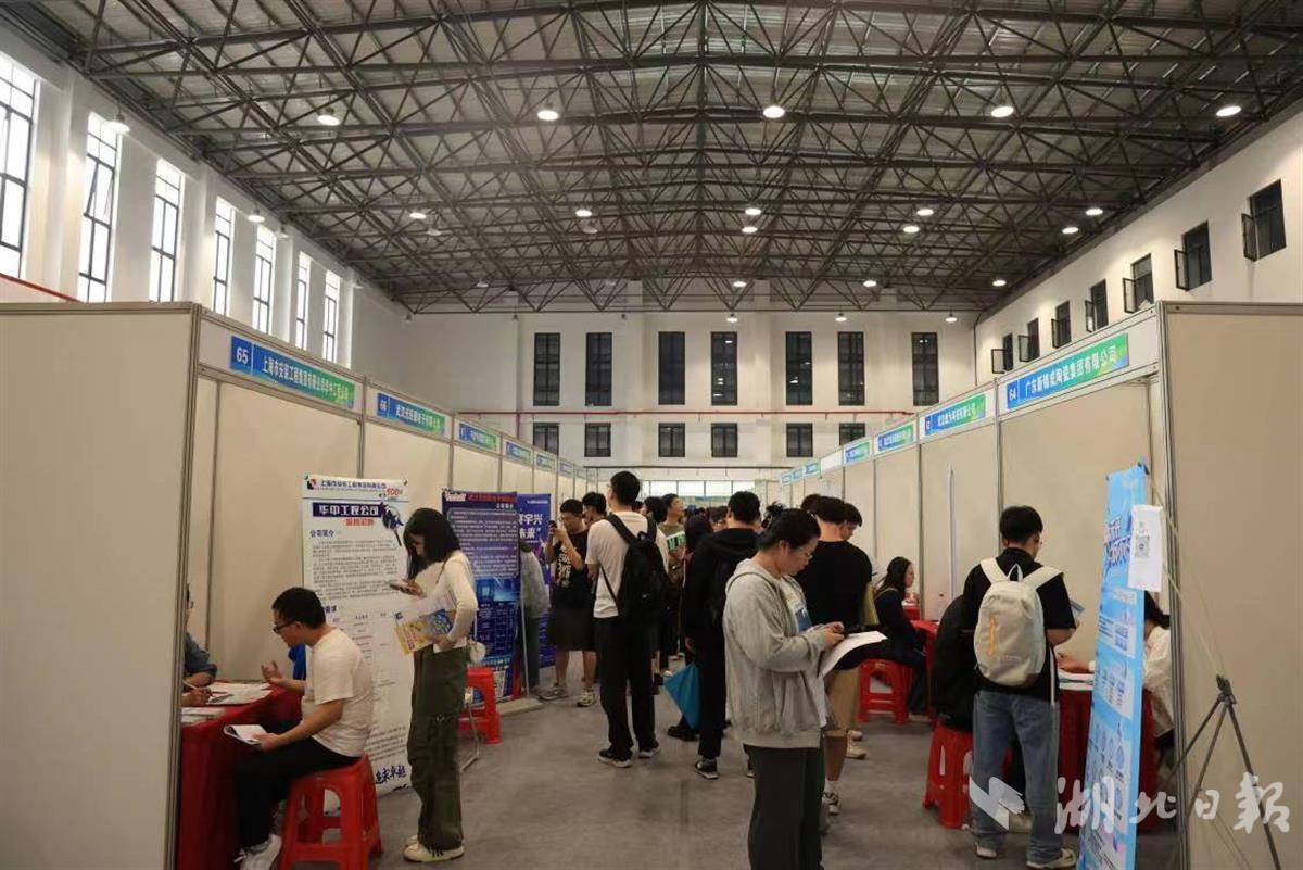 欢乐炸三张游戏下载